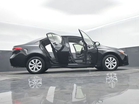 Used 2024 Toyota Corolla LE image 72