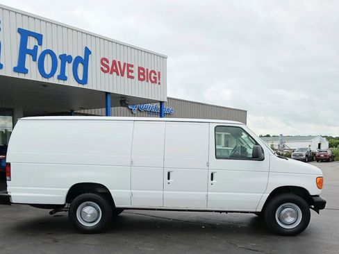 Used 2006 Ford E-350 and Econoline 350 Extended Super Duty image 5