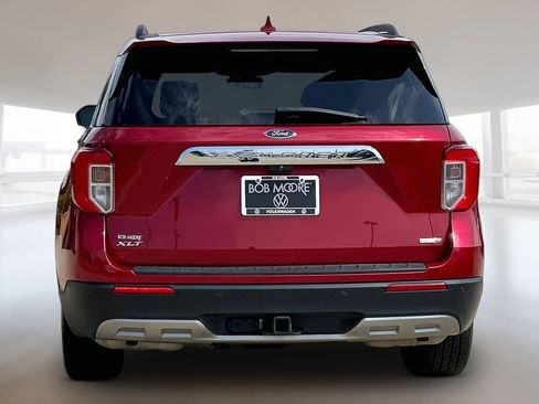 Used 2020 Ford Explorer XLT w/ Equipment Group 202A AWD/4WD image 4