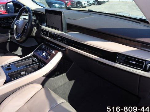 Used 2020 Lincoln Aviator Reserve w/ Equipment Group 202A image 19