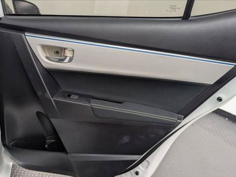 Used 2016 Toyota Corolla LE FWD image 19