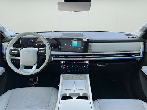 Used 2025 Hyundai Santa Fe Calligraphy image 11