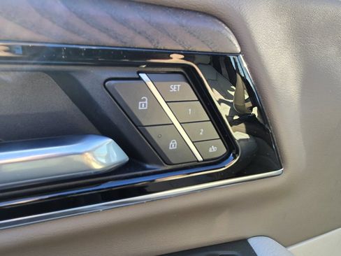 Used 2025 GMC Yukon Denali image 19