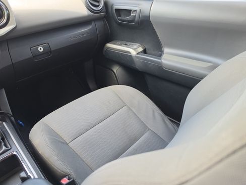 Used 2016 Toyota Tacoma SR5 RWD image 22