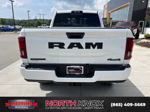 New 2026 RAM 2500 Big Horn AWD/4WD image 17