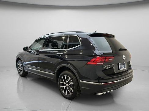 Used 2021 Volkswagen Tiguan SE AWD/4WD image 4