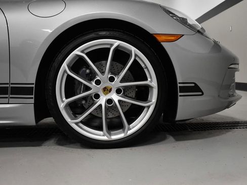 Used 2025 Porsche 718 Cayman RWD image 11