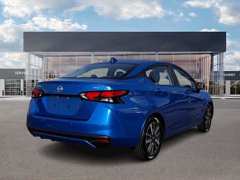 Used 2021 Nissan Versa SV image 4