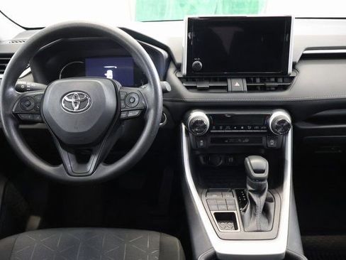 Used 2025 Toyota RAV4 XLE image 14