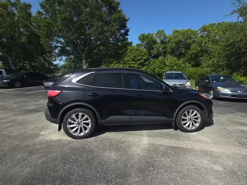 Used 2021 Ford Escape Titanium w/ Titanium Elite Package AWD/4WD image 3