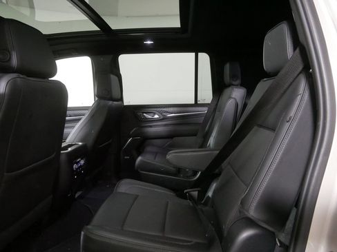 Used 2024 GMC Yukon XL Denali AWD/4WD image 22