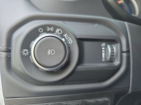 New 2025 Jeep Wrangler Unlimited Sahara AWD/4WD image 25