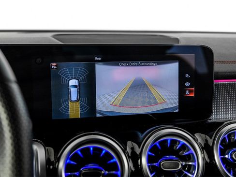 Used 2023 Mercedes-Benz EQB 300 4MATIC image 21