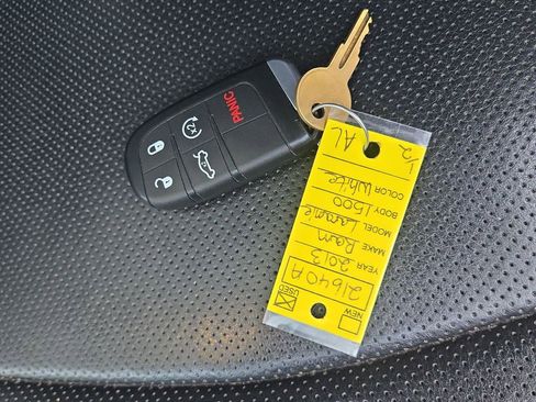 Used 2013 RAM 1500 Laramie w/ Convenience Group image 31