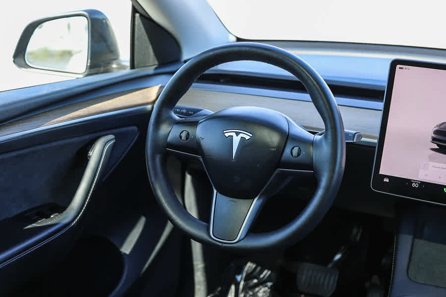 Used 2024 Tesla Model Y Long Range AWD/4WD image 15
