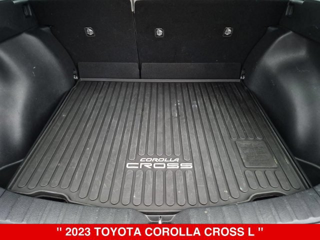 Used 2023 Toyota Corolla Cross L AWD/4WD image 33