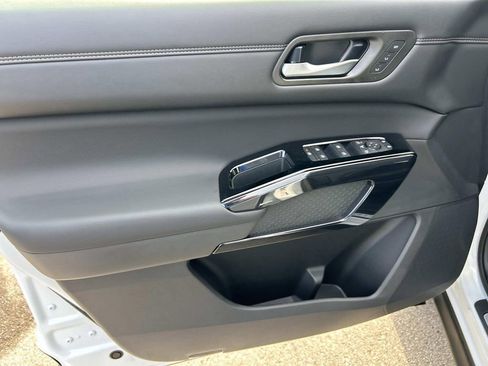 New 2026 Nissan Pathfinder Platinum AWD/4WD image 16