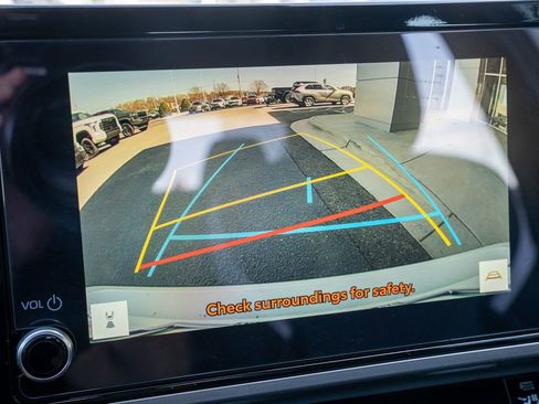 Used 2025 Toyota Camry SE image 13