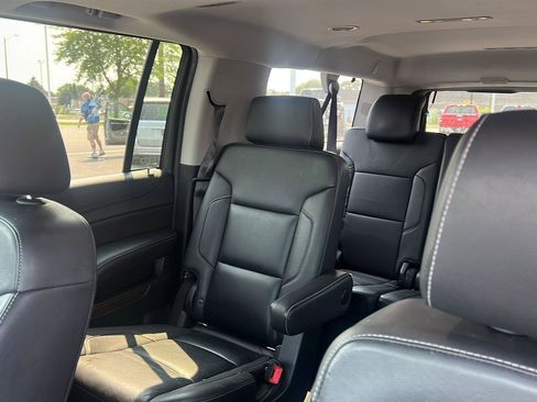 Used 2018 Chevrolet Suburban LT AWD/4WD image 23