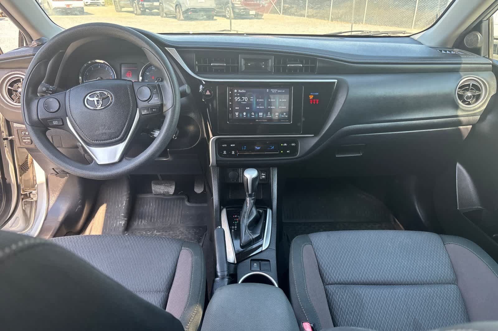 Used 2019 Toyota Corolla LE FWD image 4