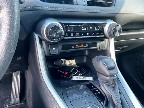 Used 2024 Toyota RAV4 XLE w/ Convenience Package image 33