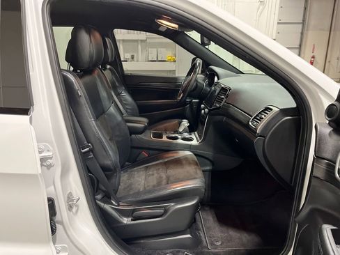 Used 2019 Jeep Grand Cherokee Altitude image 23