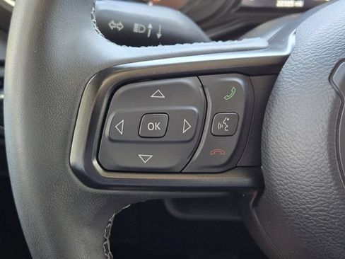 Certified 2025 Jeep Gladiator Sport AWD/4WD image 35