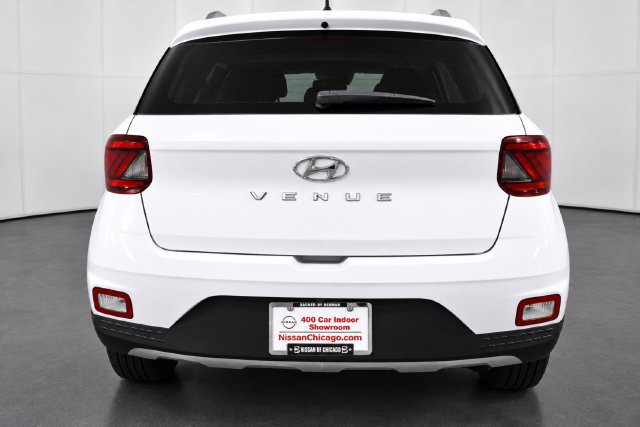 Used 2023 Hyundai Venue SEL w/ Cargo Package FWD image 5