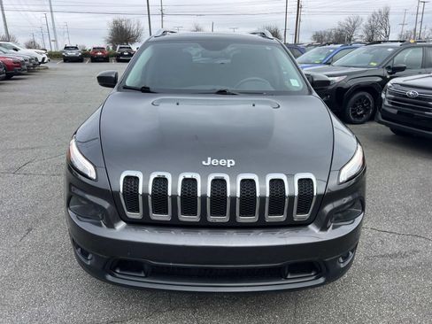Used 2015 Jeep Cherokee Latitude w/ Comfort/Convenience Group image 2