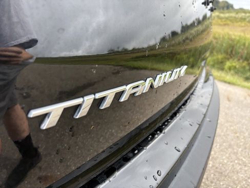 Used 2024 Ford Edge Titanium image 12