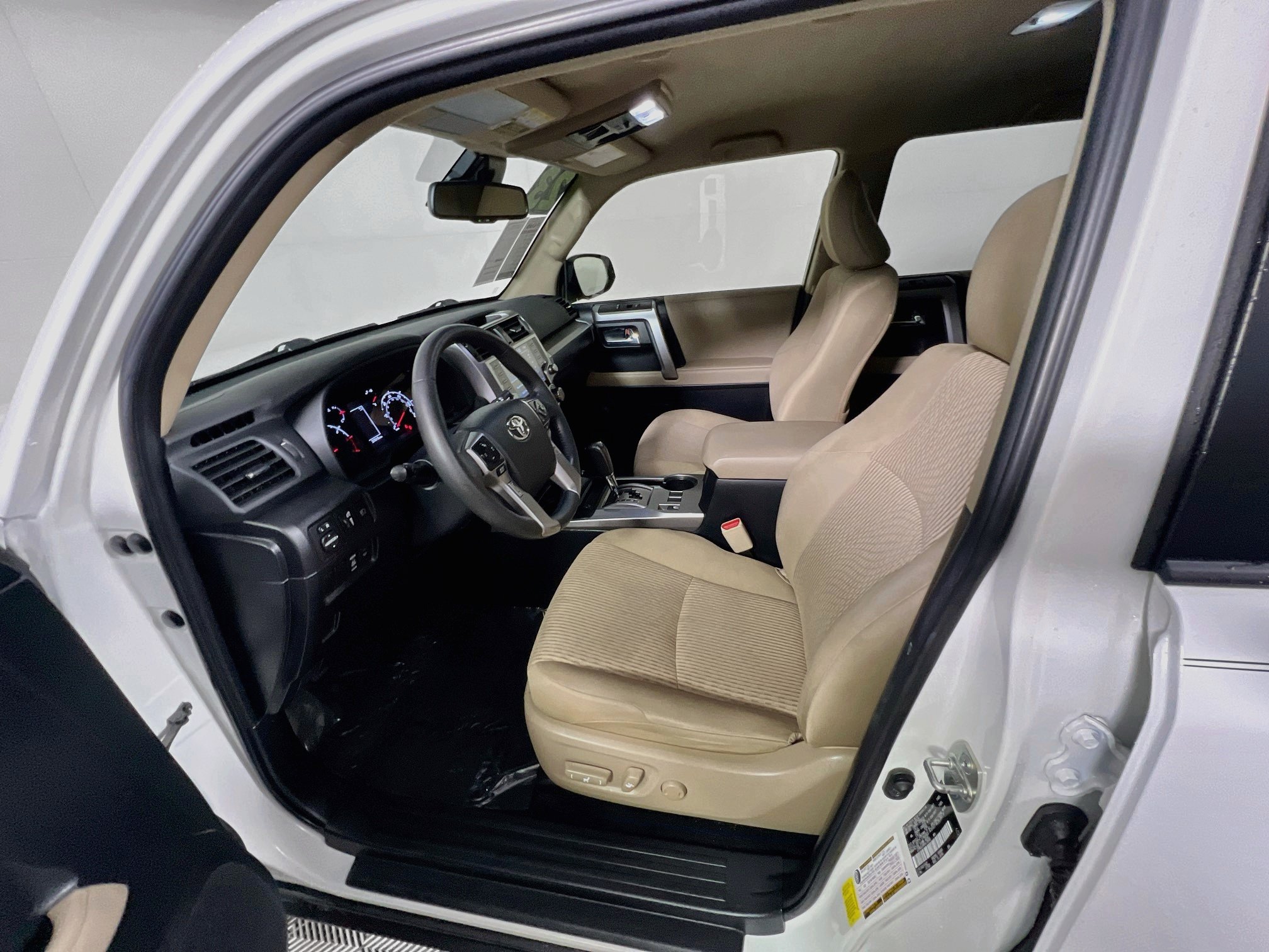 Used 2023 Toyota 4Runner SR5 AWD/4WD image 15