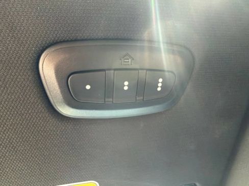 Used 2024 RAM 1500 Laramie AWD/4WD image 34