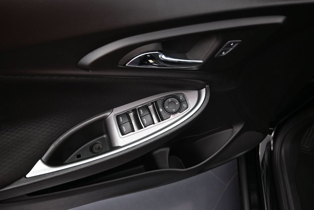 Certified 2024 Chevrolet Malibu LT FWD image 11