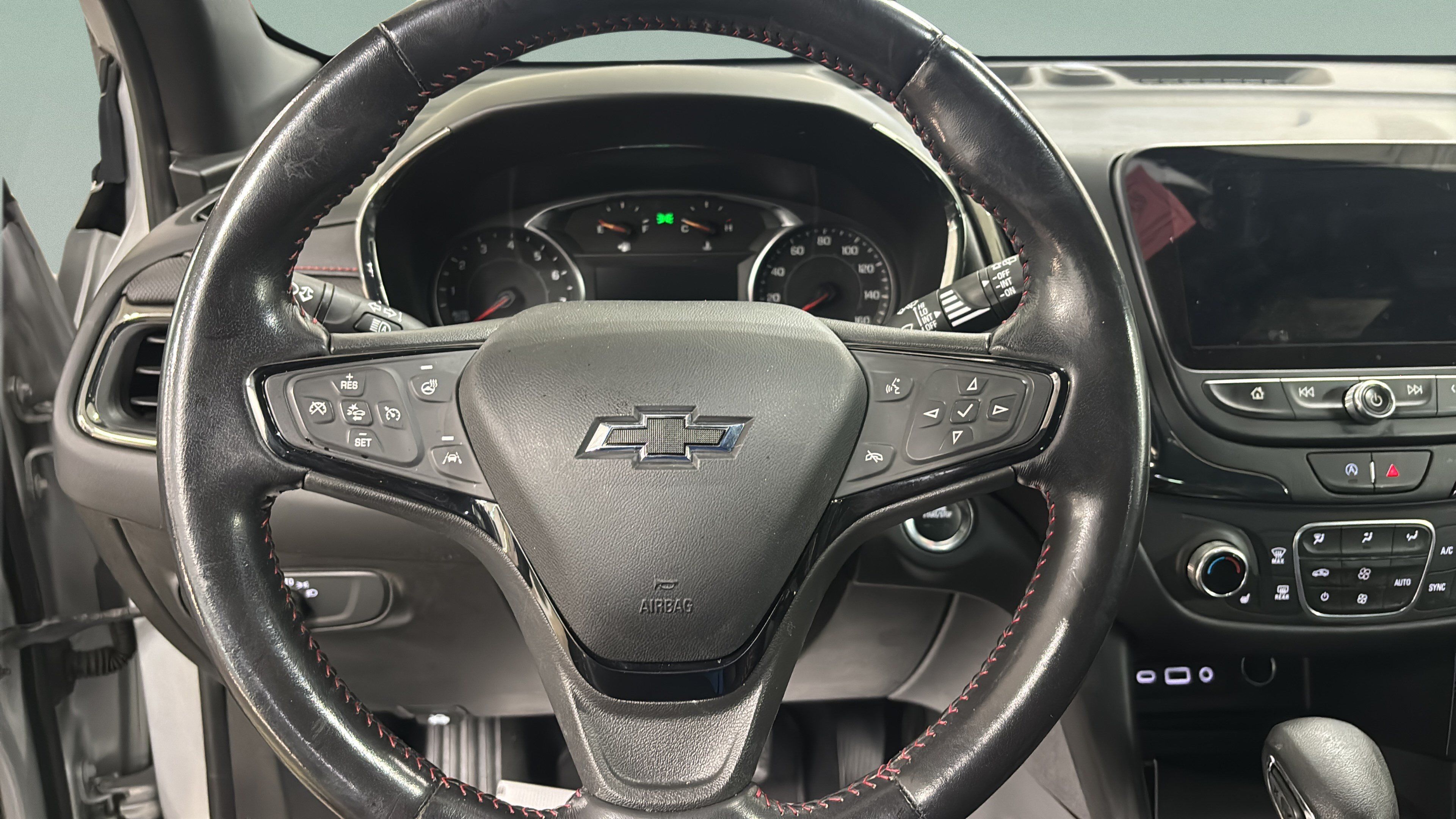 Used 2022 Chevrolet Equinox RS w/ Infotainment Package FWD image 26