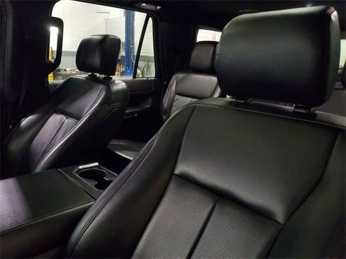 Used 2019 Ford Expedition Max XLT w/ Equipment Group 202A image 19