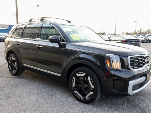 Used 2025 Kia Telluride S image 3