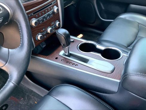 Used 2019 Nissan Pathfinder Platinum w/ Cargo Package FWD image 17