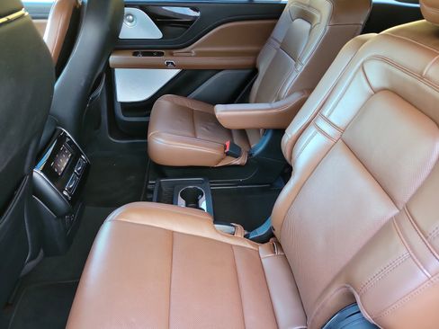 Used 2022 Lincoln Aviator Reserve w/ Equipment Group 201A image 12