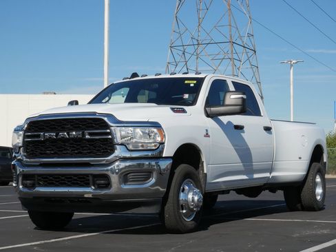 Used 2024 RAM 3500 Tradesman w/ Chrome Appearance Group image 3