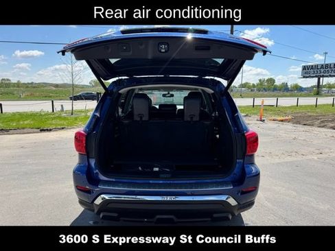 Used 2020 Nissan Pathfinder SL FWD image 11