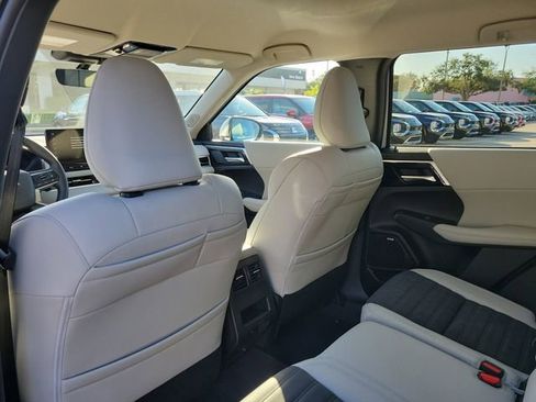 New 2026 Mitsubishi Outlander SE image 15