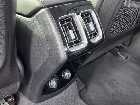 Used 2023 Kia Sorento SX AWD/4WD image 16