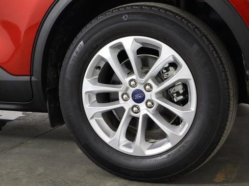 Used 2022 Ford Escape SE w/ Convenience Package FWD image 32