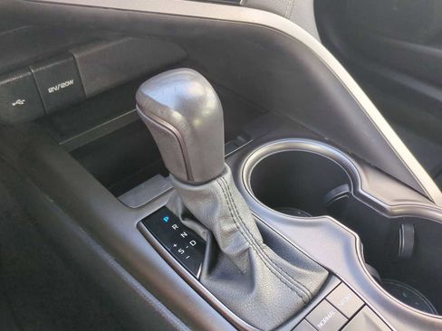 Used 2024 Toyota Camry SE image 15