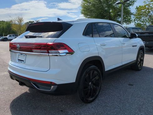 Used 2024 Volkswagen Atlas Cross Sport SE w/ Panoramic Sunroof Package image 6