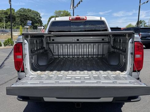 Used 2018 Chevrolet Colorado LT w/ LT Convenience Package AWD/4WD image 9
