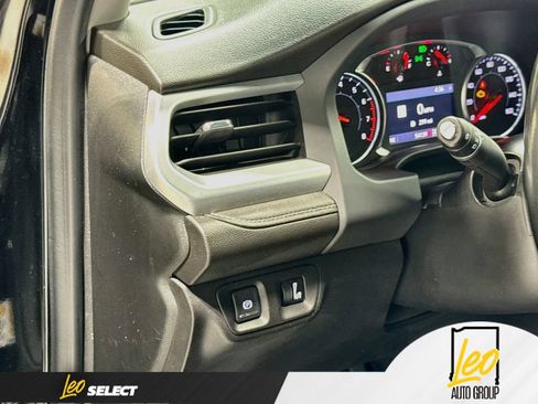 Used 2023 GMC Acadia SLT AWD/4WD image 13