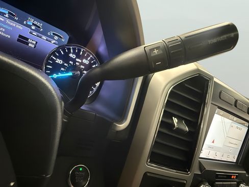 Used 2019 Ford F250 Lariat w/ Lariat Ultimate Package AWD/4WD image 22