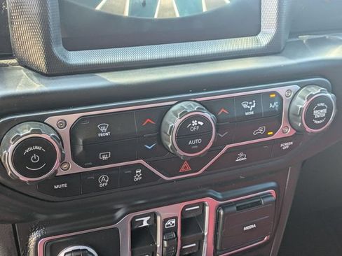Used 2023 Jeep Wrangler Unlimited Sahara AWD/4WD image 24