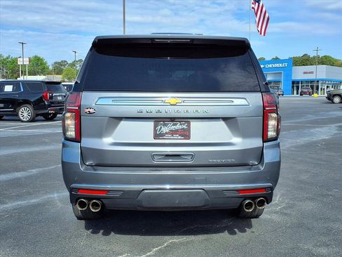 Used 2022 Chevrolet Suburban Premier image 17